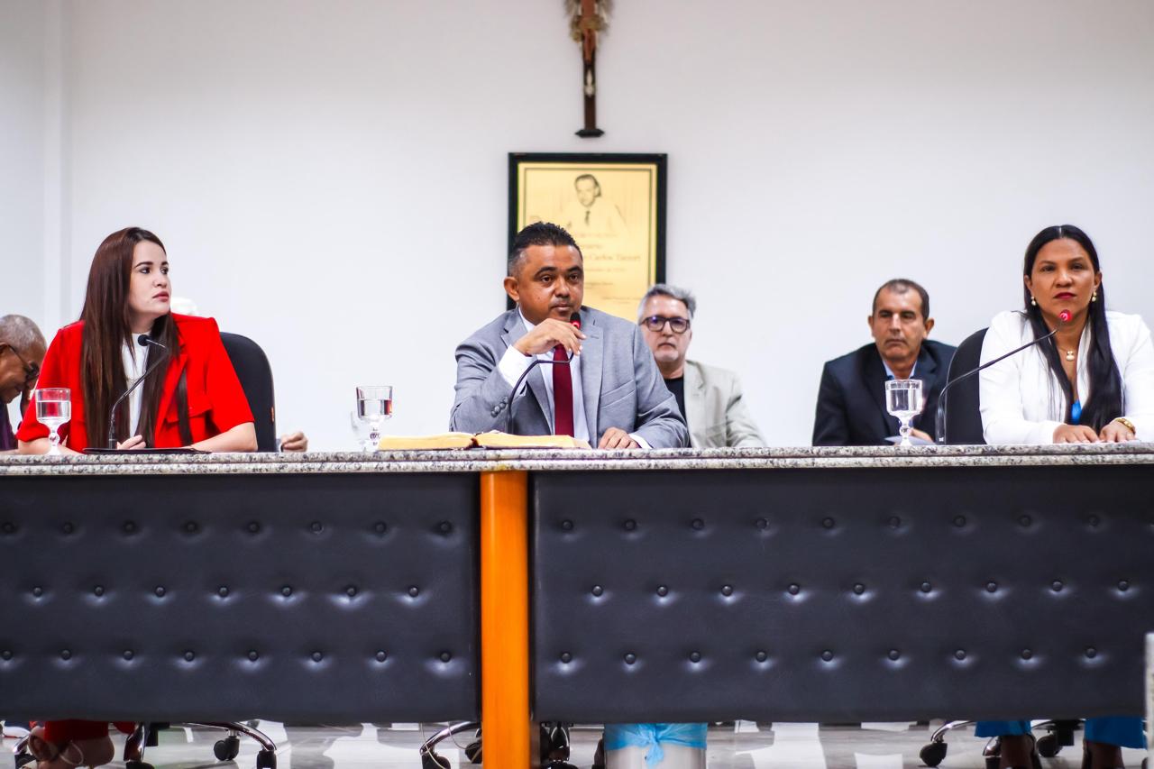 Câmara de Juazeiro aprova reajuste salarial de 8% para professores e novos programas municipais